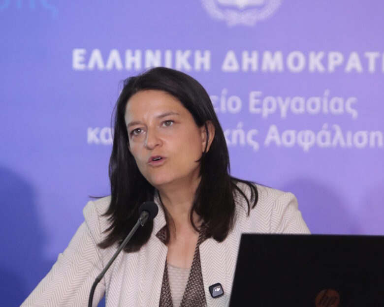 Η υπουργός Εργασίας και Κοινωνικής Ασφάλισης, Νίκη Κεραμέως