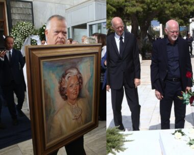 Κηδεία Μαργαρίτας Παπανδρέου: Με συγκίνηση το τελευταίο «αντίο» στην αείμνηστη ακτιβίστρια – «Μαμά, μας έμαθες να αγαπάμε και να αντέχουμε»