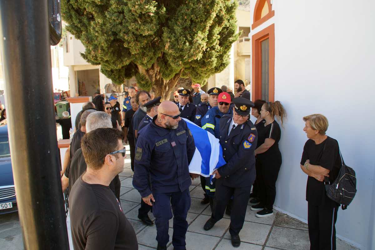 Κηδεία πυροσβέστη στη Ρόδο