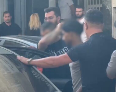 Κυψέλη: Στον Ανακριτή οι 3 συλληφθέντες για τον θάνατο του βρέφους – Με σκυμμένο το κεφάλι εμφανίστηκε ο 43χρονος