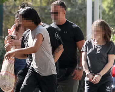 Στα δικαστήρια της πρώην Σχολής Ευελπίδων ο 43χρονος, η 38χρονη Γερμανίδα και ο 26χρονος Αφγανός που έχουν συλληφθεί για τη υπόθεση της Κυψέλης