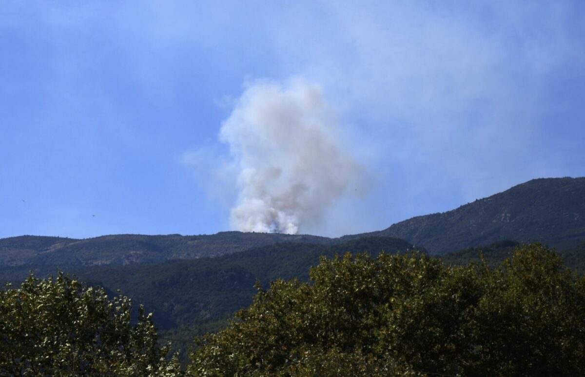 Η φωτιά στη Λάρισα