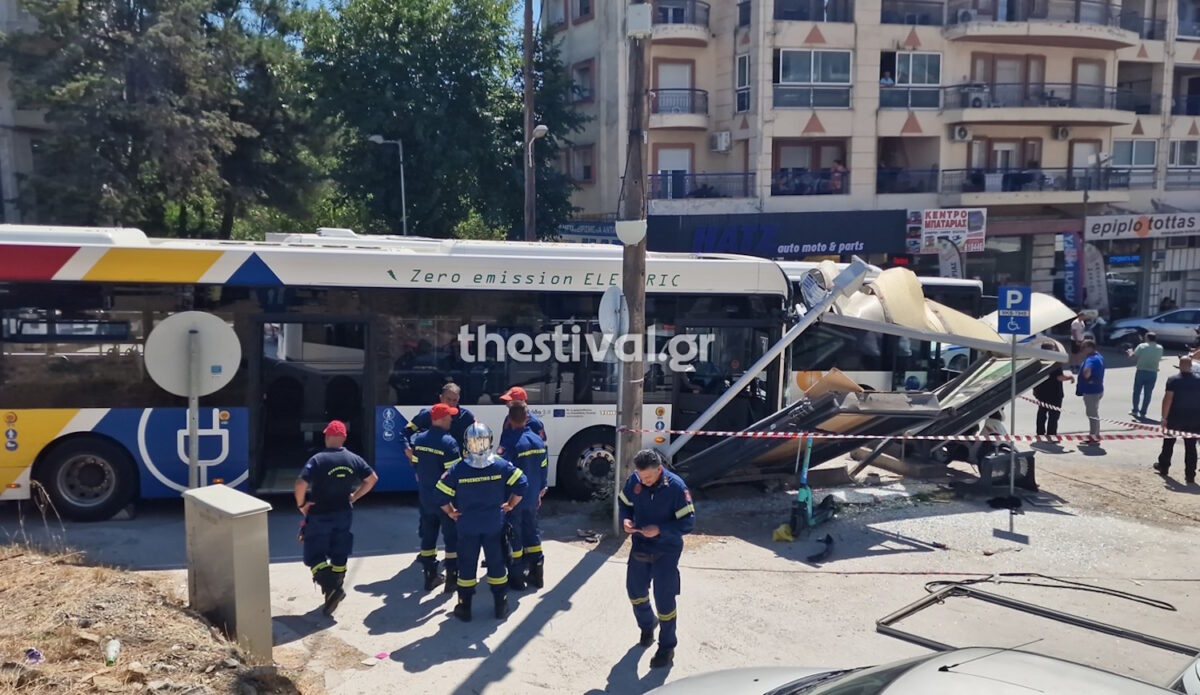 Θεσσαλονίκη: Ηλεκτρικό λεωφορείο έπεσε πάνω σε στάση - 4 τραυματίες