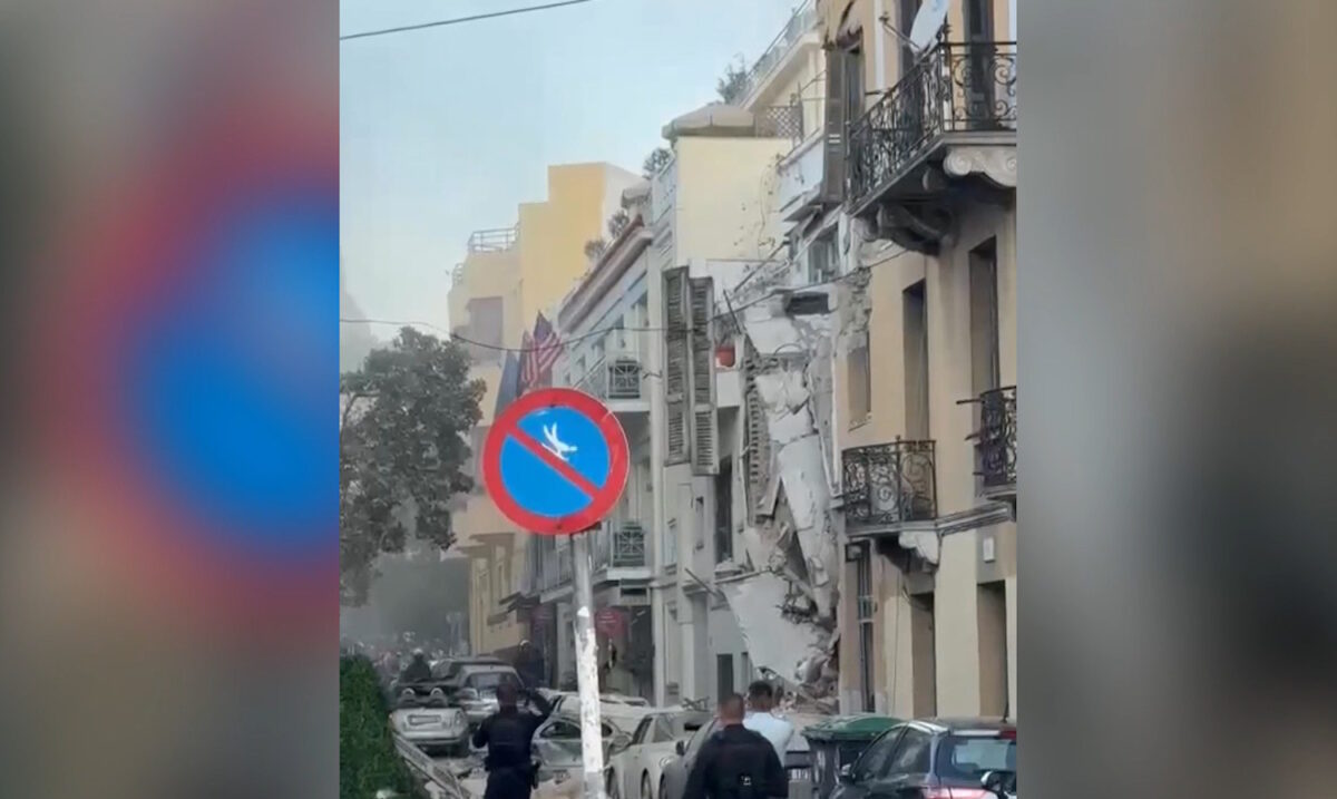 Έκρηξη στην Πλάκα: Κατέρρευσε διώροφο κτίριο στην οδό Λυσικράτους, ένας τραυματίας