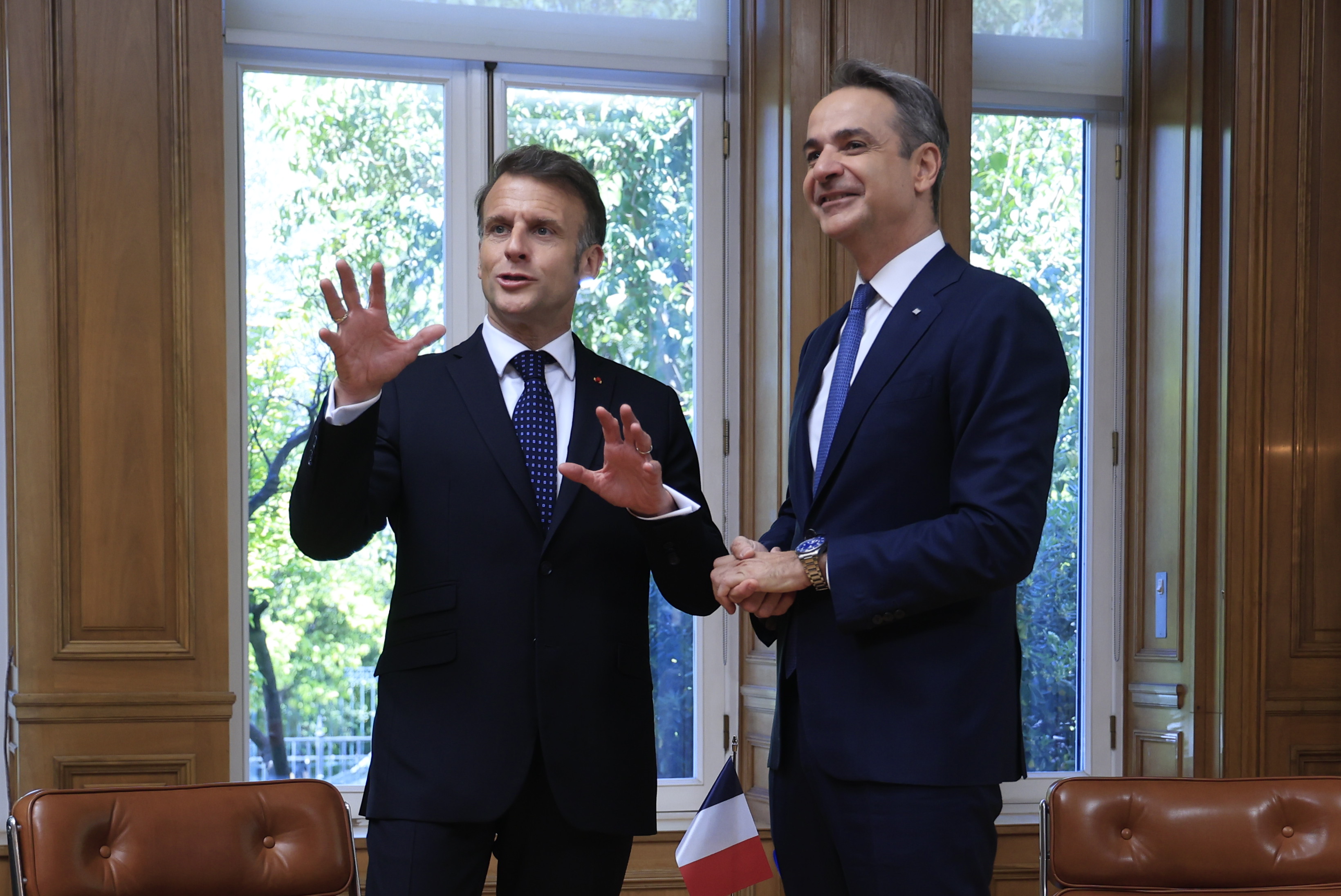 Σε επιφυλακή η Αθήνα για θερμό επεισόδιο με την Τουρκία – Ο Μητσοτάκης, μετά τον Αλ Σίσι, ενημερώνει τον Μακρόν