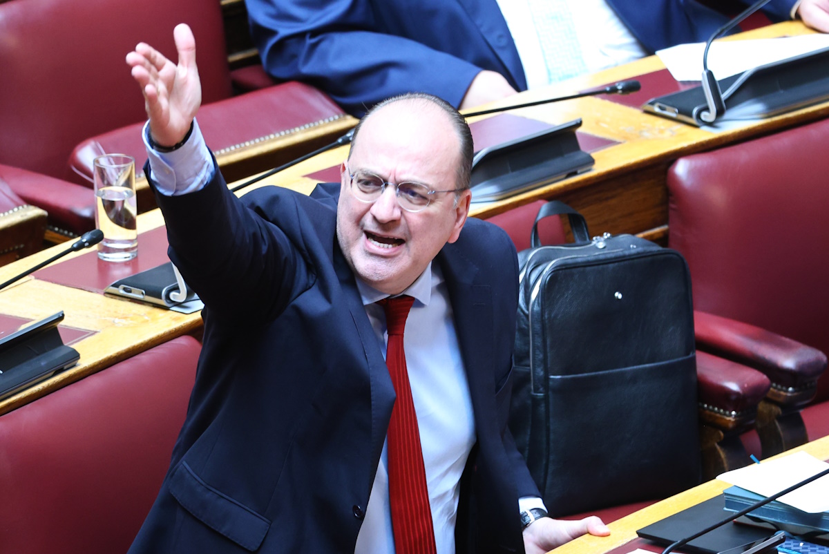 «Πυρά» Μακάριου Λαζαρίδη στον διευθυντή του Υπουργείου Εθνικής Άμυνας: «Να τον χαίρεται ο Νίκος Δένδιας»