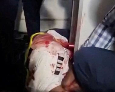 Επιβάτες δίπλα σε τραυματισμένο πιλότο στην πτήση της flydubai