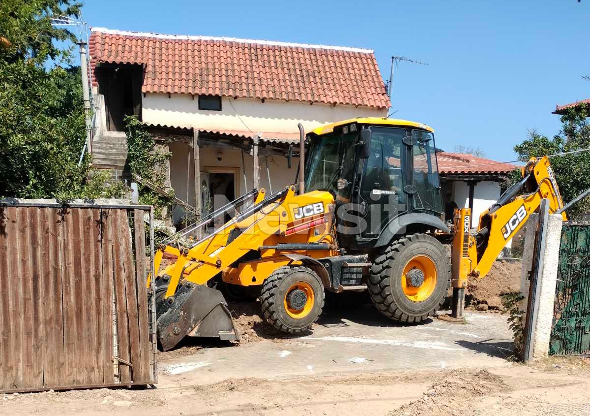 Η αυλή της ηλικιωμένης στον Μαραθώνα