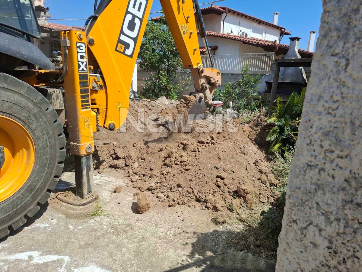 Η αυλή της ηλικιωμένης στον Μαραθώνα