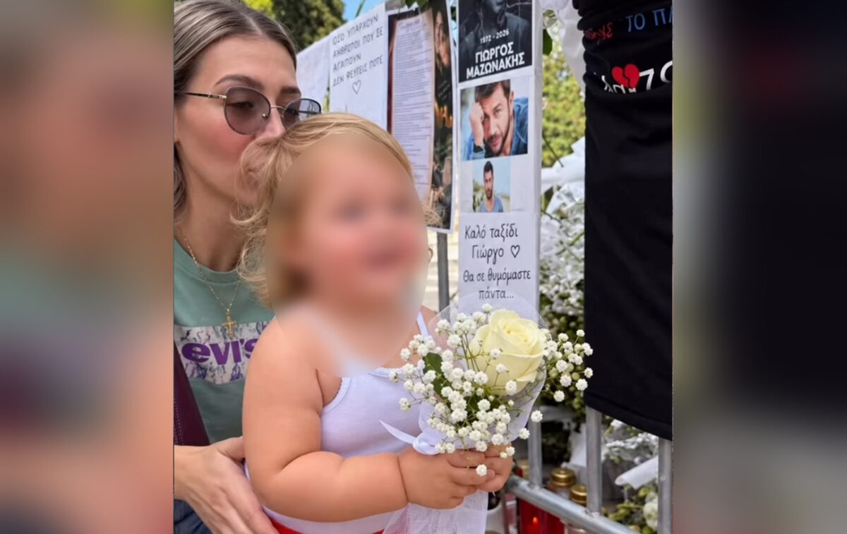 Γιώργος Μαζωνάκης: Το κοριτσάκι που ήθελε να βαφτίσει στο «Voice» πήγε λουλούδια στον τάφο του