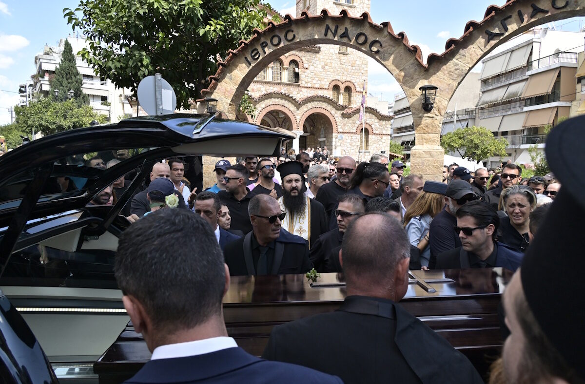 Κηδεία Γιώργου Μαζωνάκη