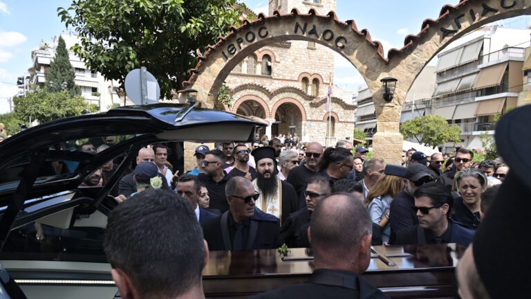 Κηδεία Γιώργου Μαζωνάκη