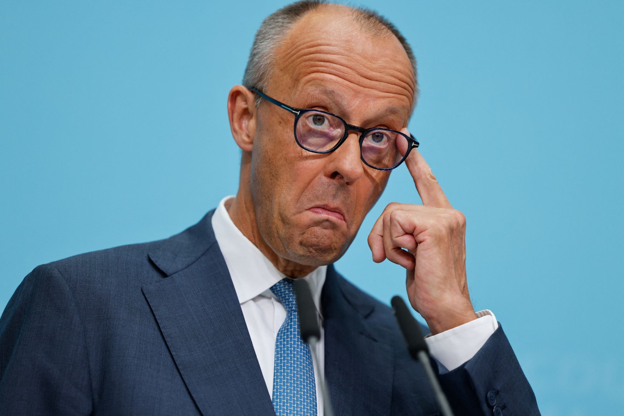 Politico: Το AfD θέλει να τελειώσει πολιτικά τον Μερτς – Σενάρια ακόμη και για αλλαγή καγκελαρίου