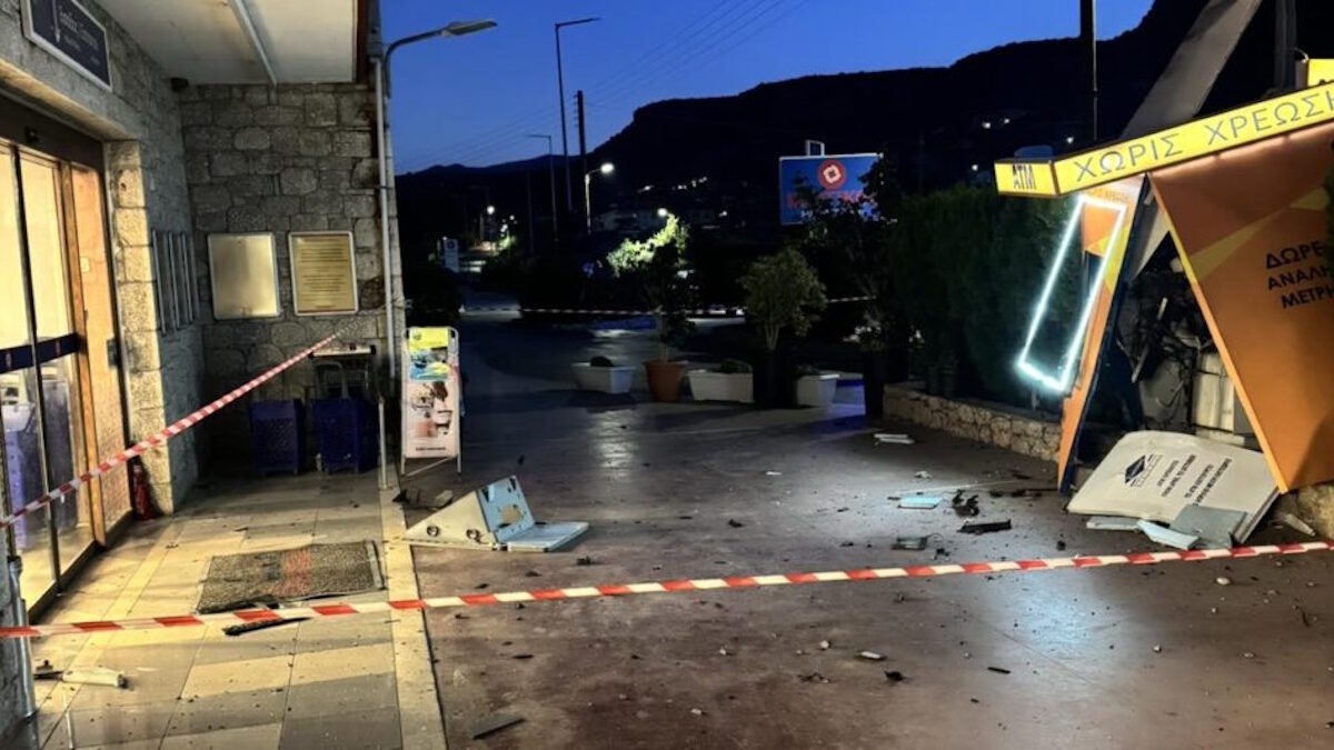 Ανατίναξαν ATM στη Στούπα Μεσσηνίας – Πάνω από 200.000 ευρώ η λεία των δραστών