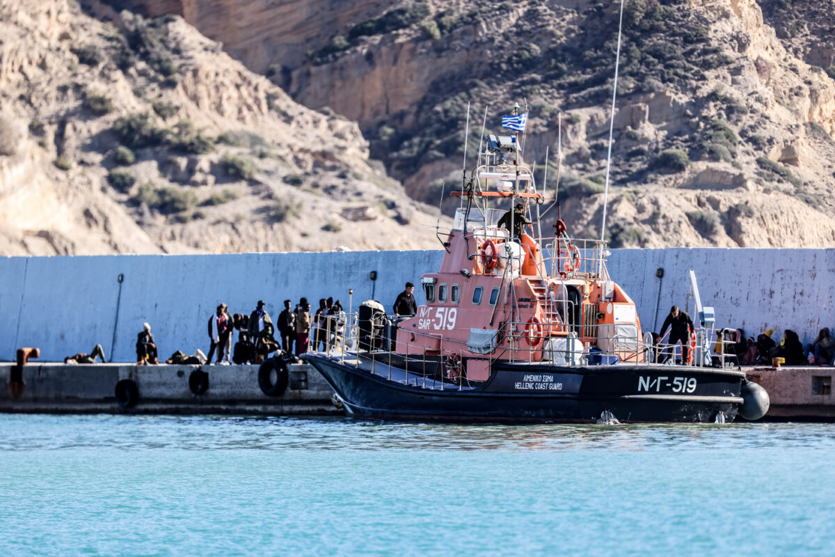 Βασίλης Κικίλιας για μεταναστευτικό: Κλειστή δομή και στο Ηράκλειο – Μείωση 60% των ροών από την Τουρκία