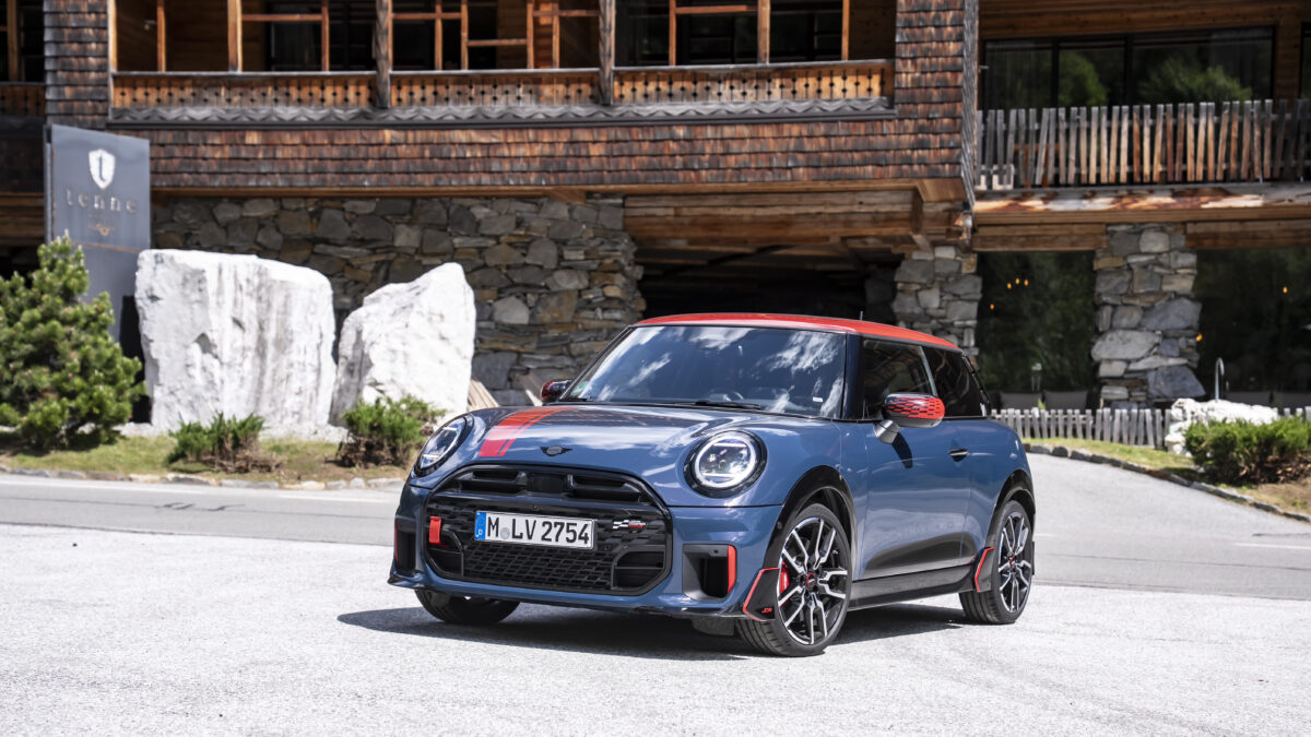 mini-jcw-3-door