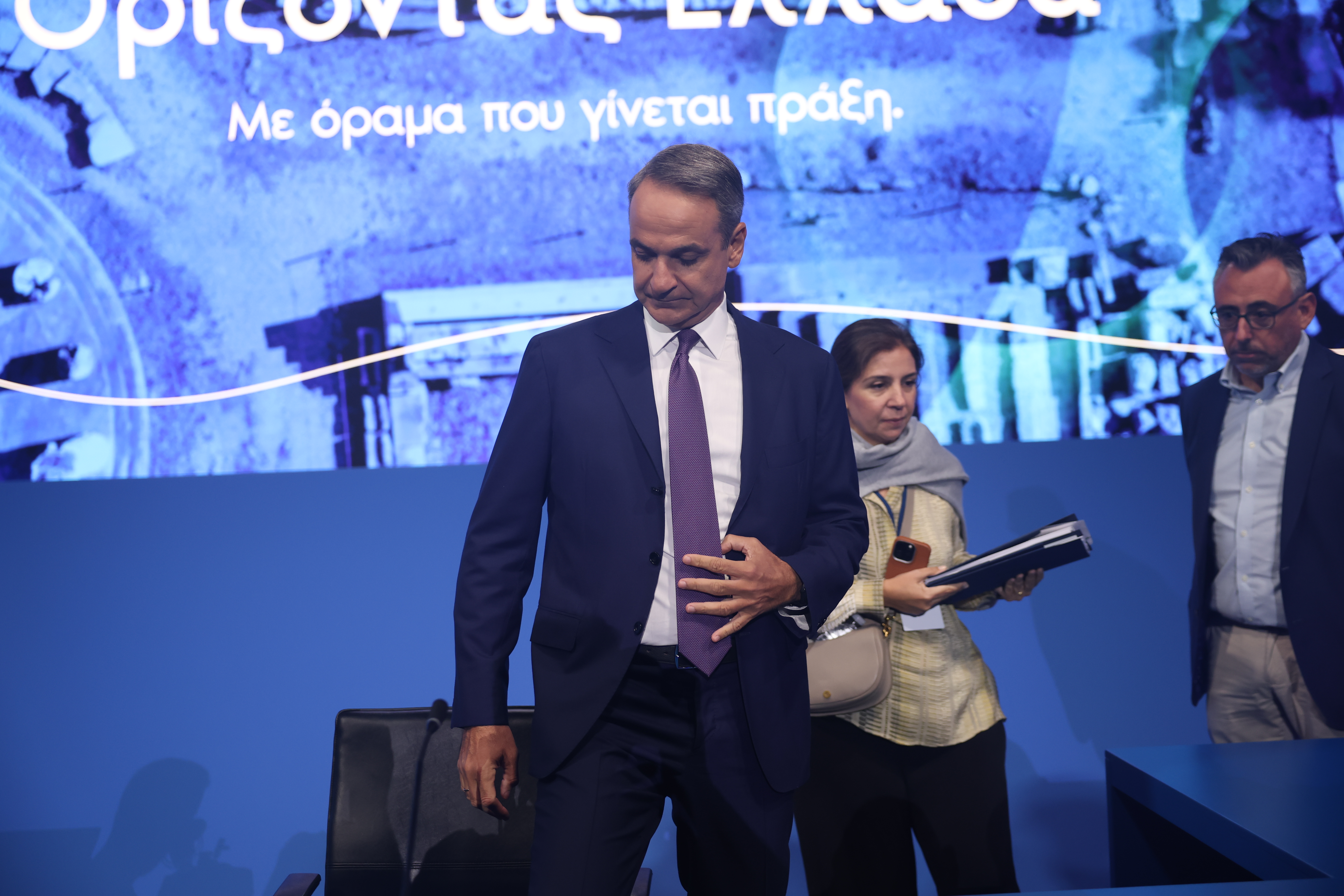 Πυρ ομαδόν αντιπολίτευσης σε Μητσοτάκη: «Αναξιοπιστία και εξαπάτηση», «Πρωθυπουργός των καρτέλ», «Σύνταγμα Λάστιχο»