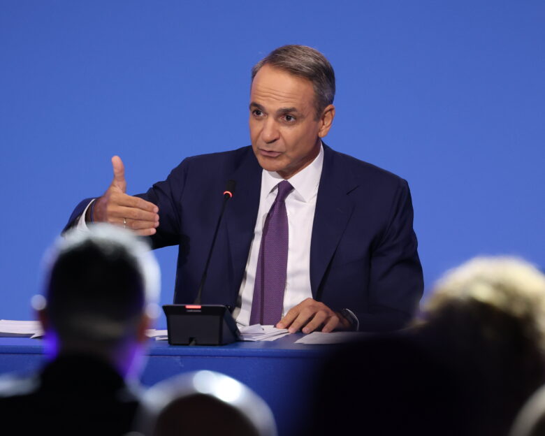 Συνέντευξη τύπου του Πρωθυπουργού Κυριάκου Μητσοτάκη στο Συνεδριακό Κέντρο Ιωάννης Βελλίδης στα πλαίσια της 90ης Διεθνούς Έκθεσης Θεσσαλονίκης.  Κυριακή 6 Σεπτρμβρίου 2026  (ΒΑΣΙΛΗΣ ΒΕΡΒΕΡΙΔΗΣ
