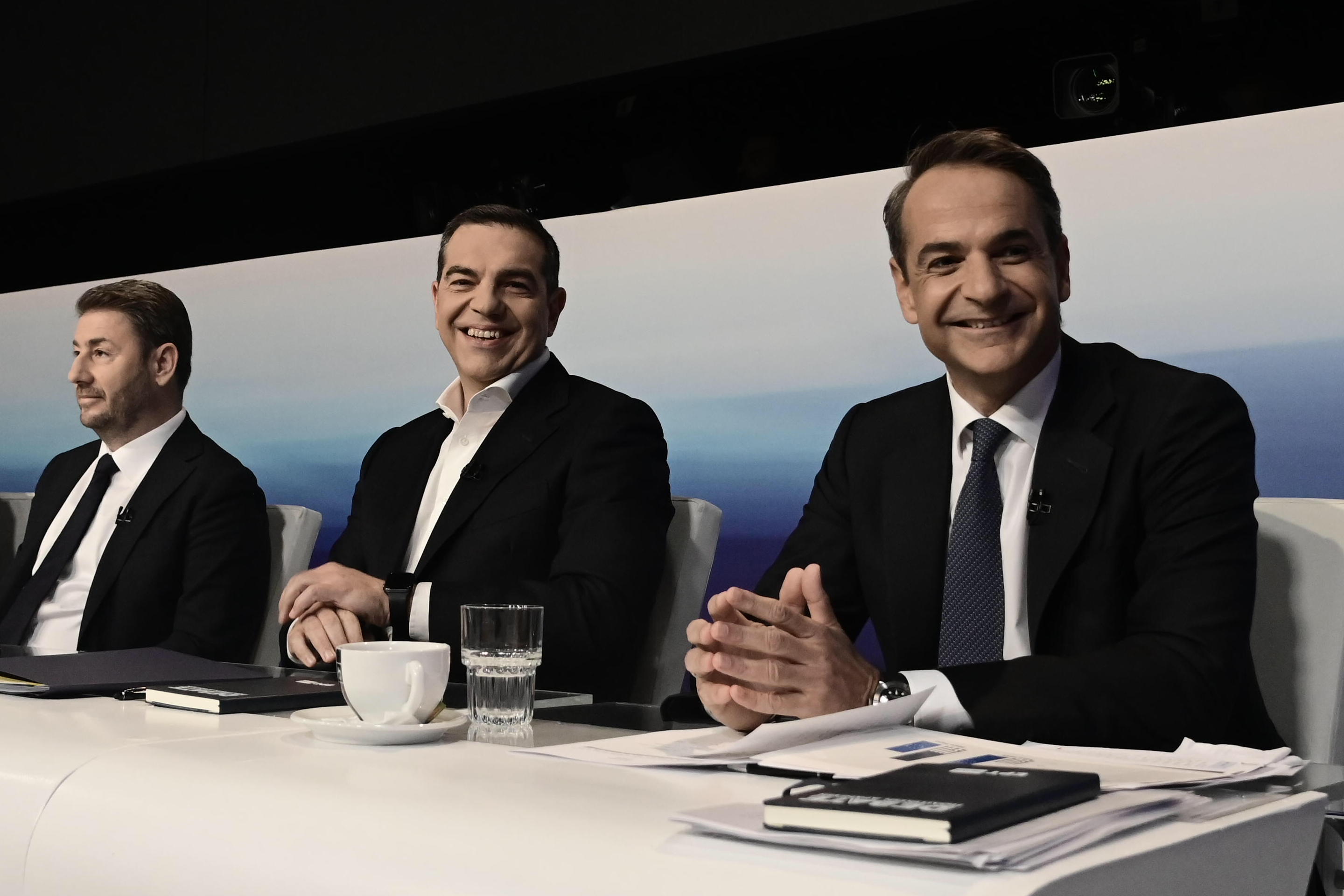 Δημοσκόπηση Real Polls: 7 στους 10 δεν «βλέπουν» αυτοδυναμία της ΝΔ – Στις 11,8 μονάδες η διαφορά με την ΕΛΑΣ
