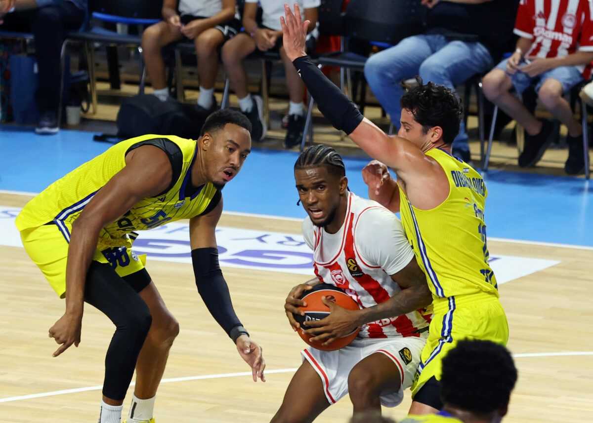 Ολυμπιακός - Μάκαμπι Τελ Αβίβ 77-72: Με κορυφαίους τους Ντόρσεϊ και Εντιάι κατέκτησαν το τουρνουά της Κύπρου οι Πειραιώτες