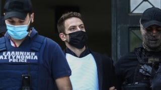 Ο καθ' ομολογία δολοφόνος της 20χρονης συζύγου του Κάρολαϊν Κράουτς, πιλότος Μπάμπης Αναγνωστόπουλος
