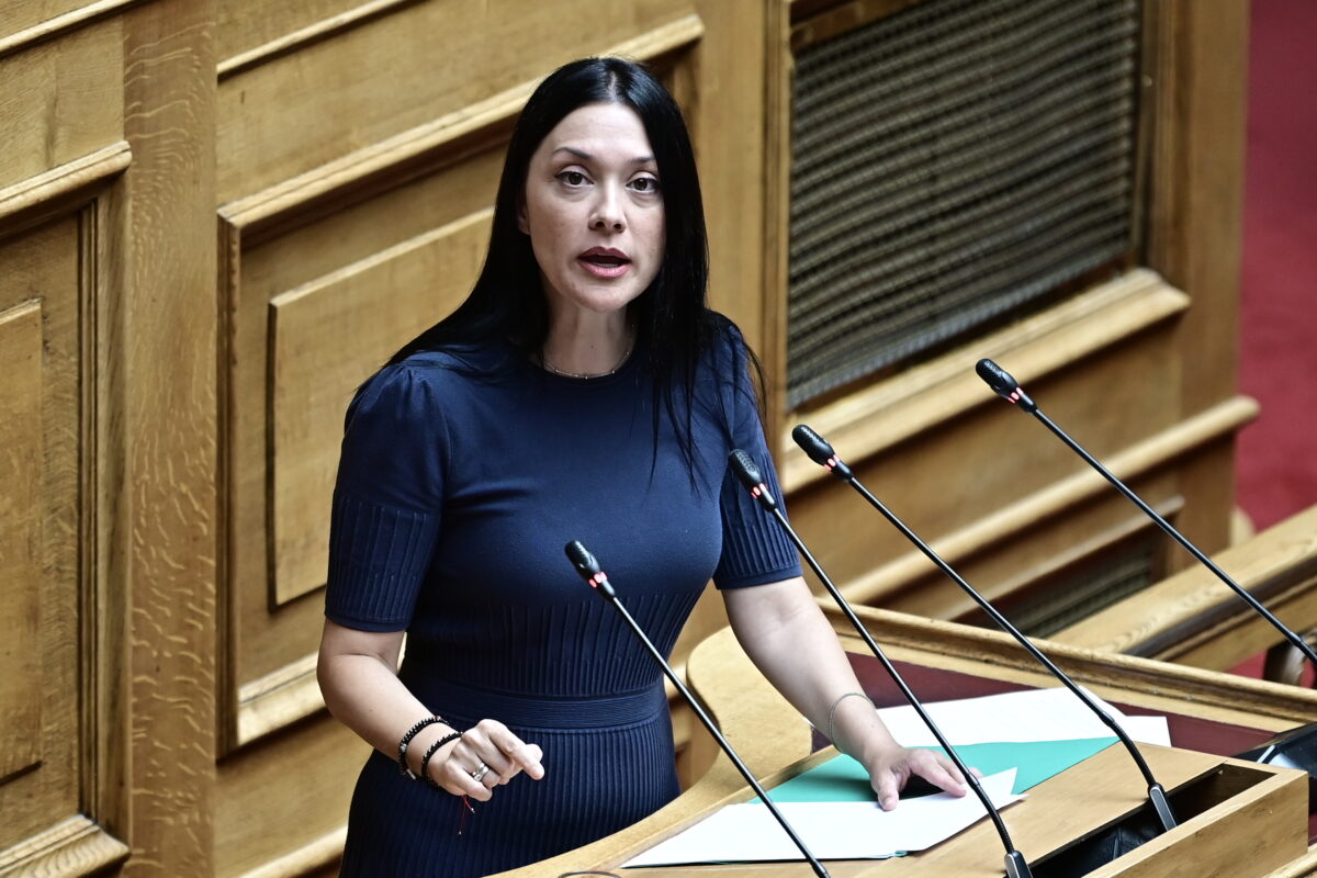 Η Γιαννακοπούλου «αδειάζει» τον Φαραντούρη για τη Σδούκου: «Η φράση 