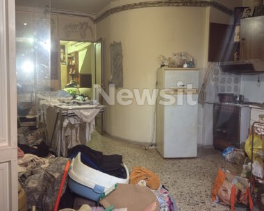 Λήξη συναγερμού στη Νίκαια: Συνελήφθη ο άνδρας που κρατούσε όμηρο την 44χρονη σύντροφό του – Εικόνες μέσα από το σπίτι