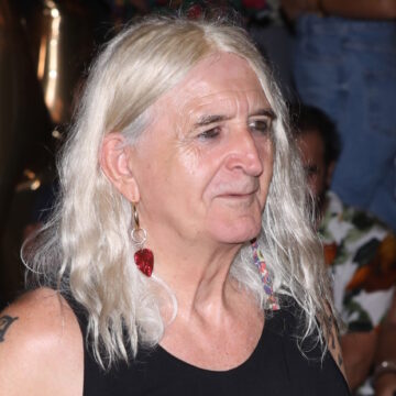 Νίκος Καρβέλας