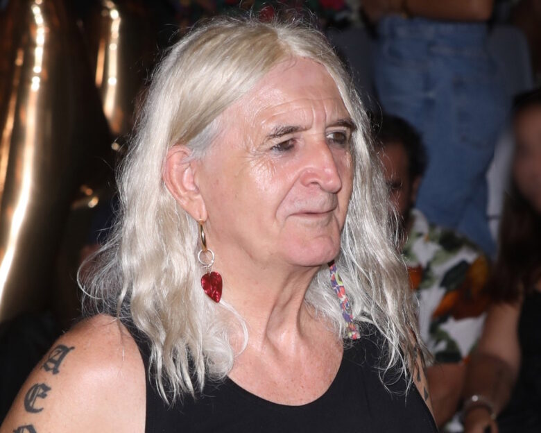 Νίκος Καρβέλας