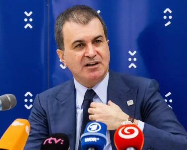 Ο εκπρόσωπος του κόμματος του Ερντογάν, Ομέρ Τσελίκ
