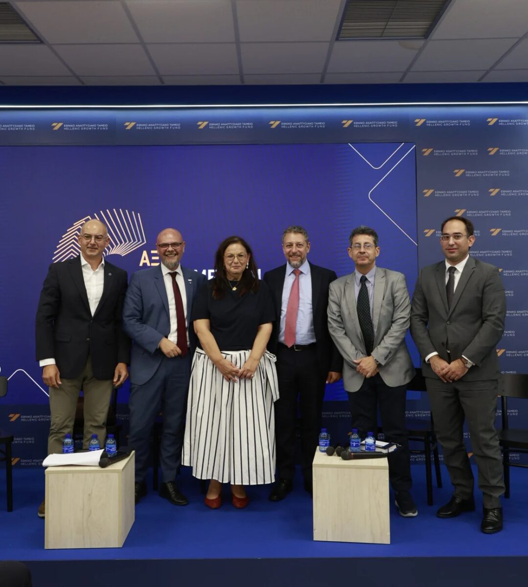 panel galazia oikonomia