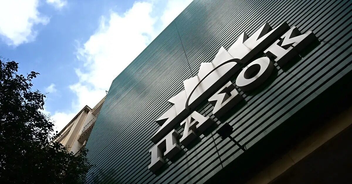 Με «πανστρατιά» στο ΠΑΣΟΚ και «σκληρό ροκ» με τη ΝΔ, η μεγάλη γιορτή για την 3η Σεπτέμβρη Με «πανστρατιά» στο ΠΑΣΟΚ και «σκληρό ροκ» με τη ΝΔ, η μεγάλη γιορτή για την 3η Σεπτέμβρη