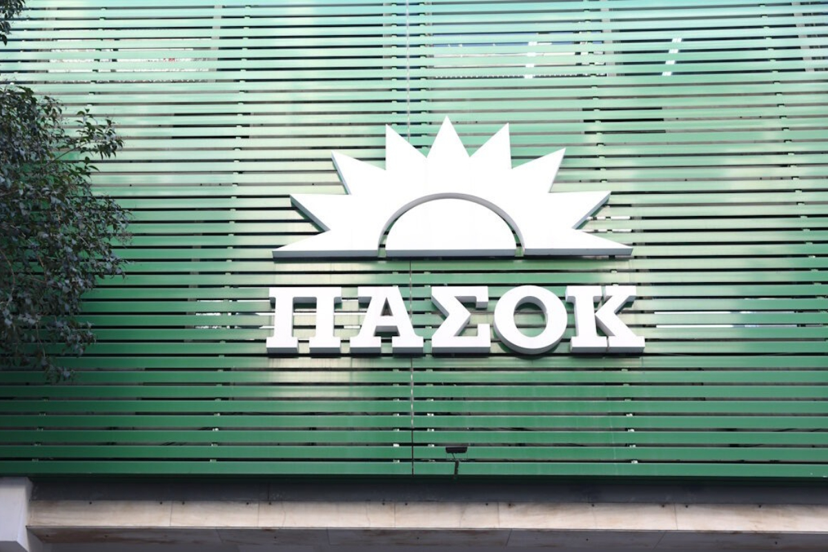 Το ΠΑΣΟΚ «σφυροκοπά» Μητσοτάκη για τη ΔΕΘ: «Ζητά νέα τετραετία για όσα δεν έκανε, ημίμετρα και ακοστολόγητες υποσχέσεις»