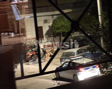 Ο 55χρονος άνδρας τραυματισμένος στο έδαφος