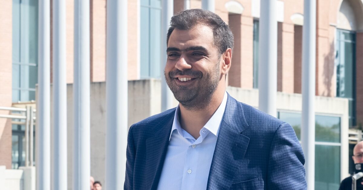 Παύλος Μαρινάκης: Η κυβέρνηση πρώτα βρίσκει τα λεφτά και στη συνέχεια τα επιστρέφει στην κοινωνία Παύλος Μαρινάκης: Η κυβέρνηση πρώτα βρίσκει τα λεφτά και στη συνέχεια τα επιστρέφει στην κοινωνία