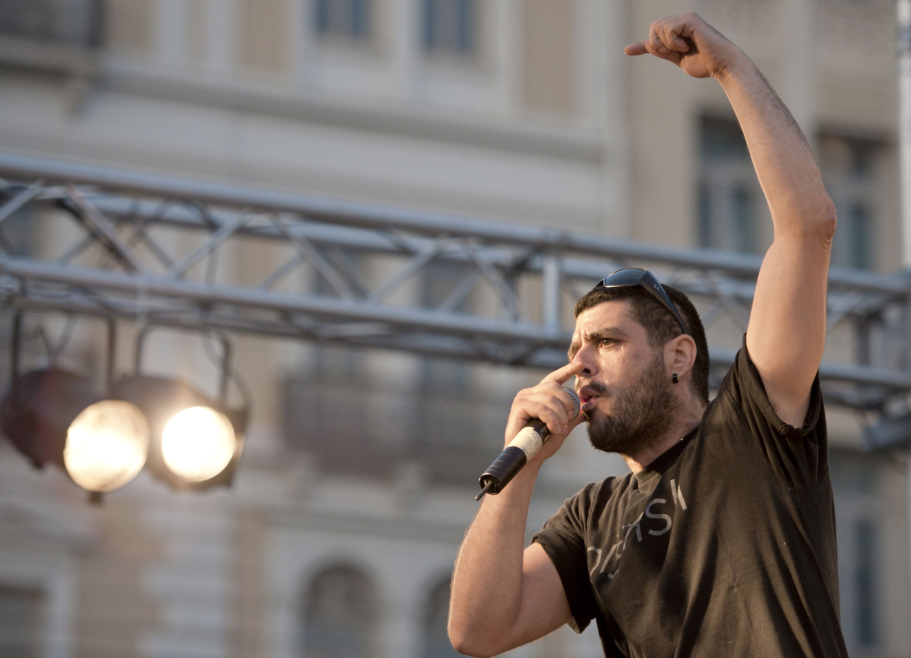 Η μνήμη μένει όρθια