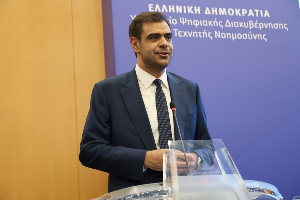 Live η ενημέρωση από τον κυβερνητικό εκπρόσωπο Παύλο Μαρινάκη