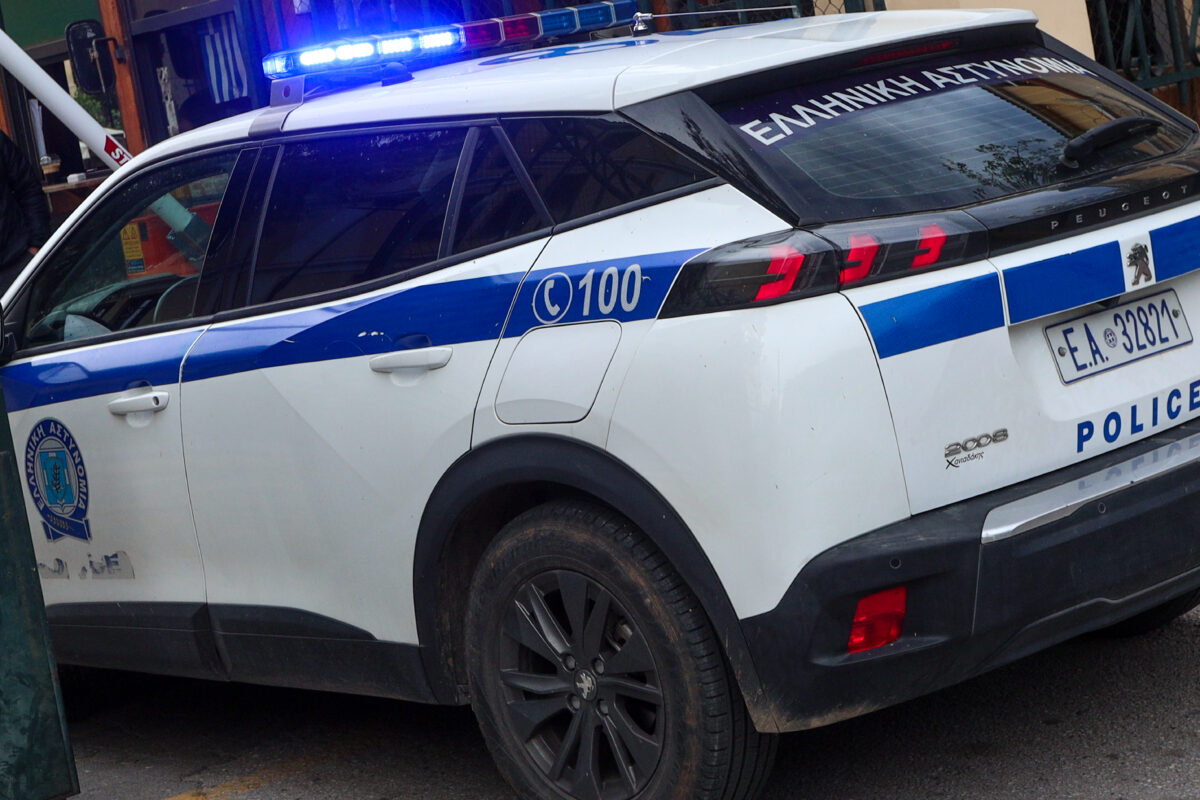 Καλλιθέα: Πέταξαν μολότοφ και πέτρες σε φούρνο - Τρεις οι εμπρηστικές επιθέσεις στην Αθήνα μέσα σε λίγες ώρες