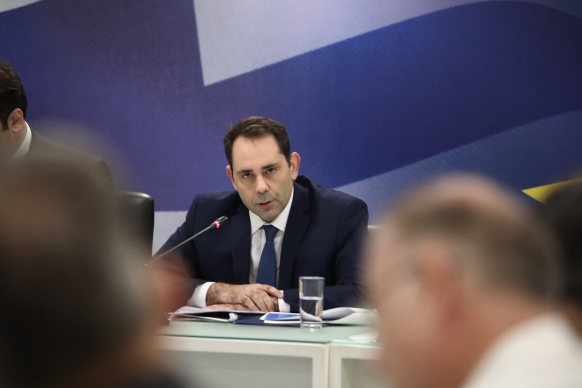 Εξειδίκευση από τον υπουργό Οικονομικών Κυριάκο Πιερρακάκη, των μέτρων οικονομικής στήριξης, συνολικού ύψους περίπου 300 εκατομμυρίων ευρώ, που ανακοίνωσε ο Πρωθυπουργός Κυριάκος Μητσοτάκης, με στόχο την προστασία νοικοκυριών και επιχειρήσεων από τις επιπτώσεις της διεθνούς ενεργειακής και οικονομικής αστάθειας, Δευτέρα 23 Μαρτίου 2026.