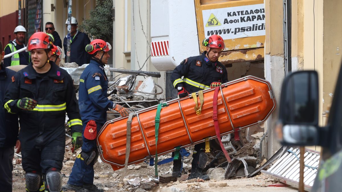 Κατάρρευση κτιρίου στην Πλάκα