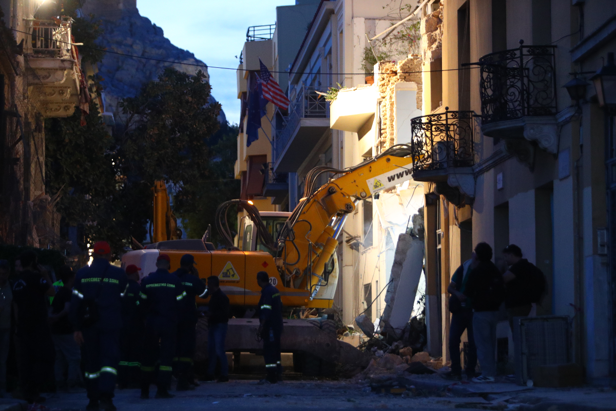 Έκρηξη στην Πλάκα: «Ολονύχτια μάχη για τους 6 αγνοούμενους - «Είναι ώρες αγωνίας», λέει ο Χάρης Δούκας