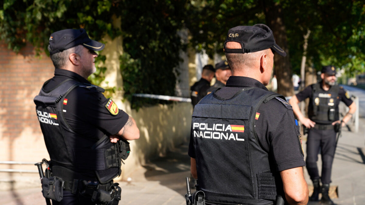 Police presence at the Caleta courthouse for the handover of Juana Rivas' son to his father. On July 25, 2025, in Granada (Andalusia, Spain). Extensive police presence in the courts of Granada for the handover of Juana Rivas' youngest son to his father, the Italian Francesco Arcuri, in execution of a sentence of the Italian courts. 25 JULY 2025 Arsenio Zurita / Europa Press 07/25/2025