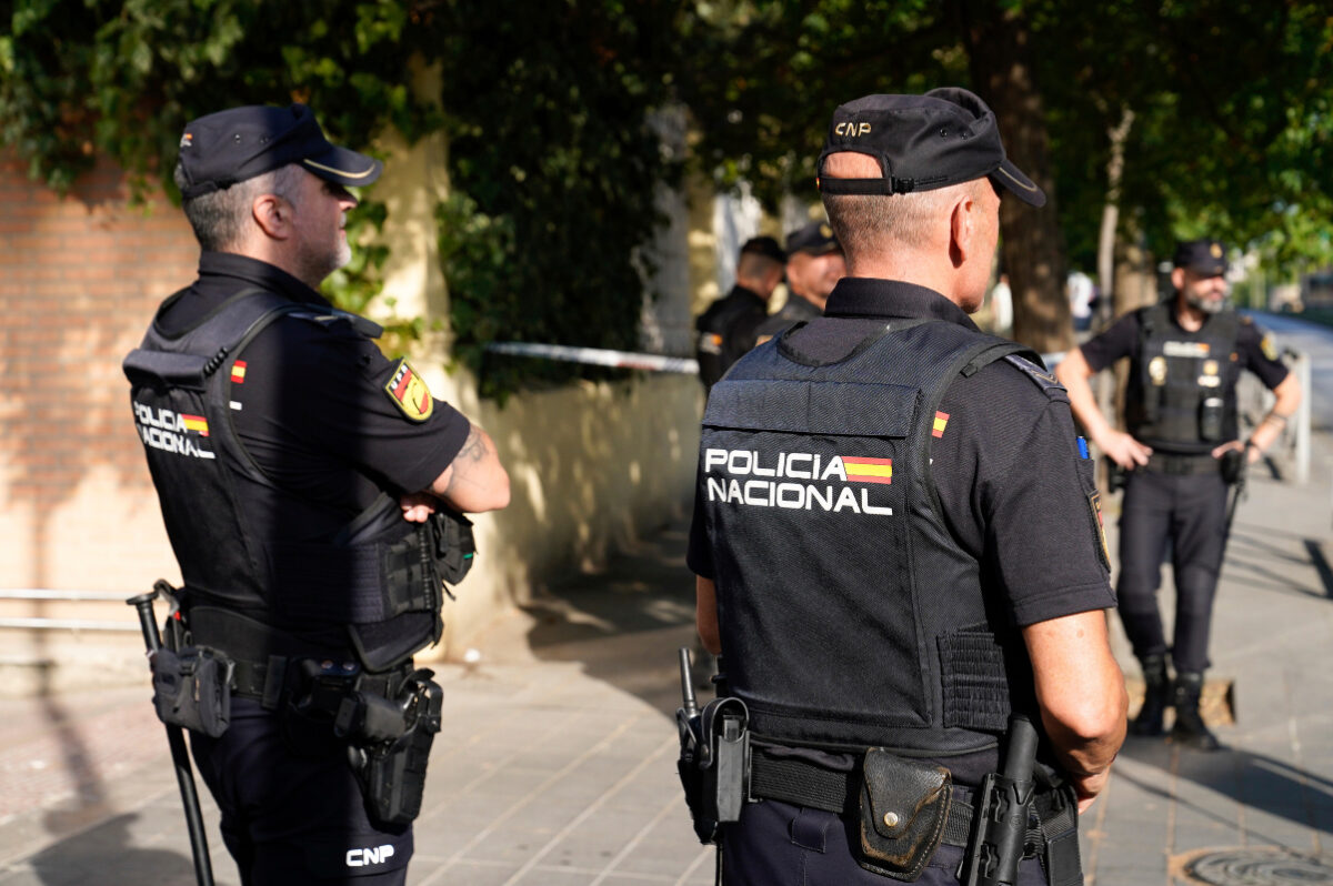 Police presence at the Caleta courthouse for the handover of Juana Rivas' son to his father. On July 25, 2025, in Granada (Andalusia, Spain). Extensive police presence in the courts of Granada for the handover of Juana Rivas' youngest son to his father, the Italian Francesco Arcuri, in execution of a sentence of the Italian courts. 25 JULY 2025 Arsenio Zurita / Europa Press 07/25/2025