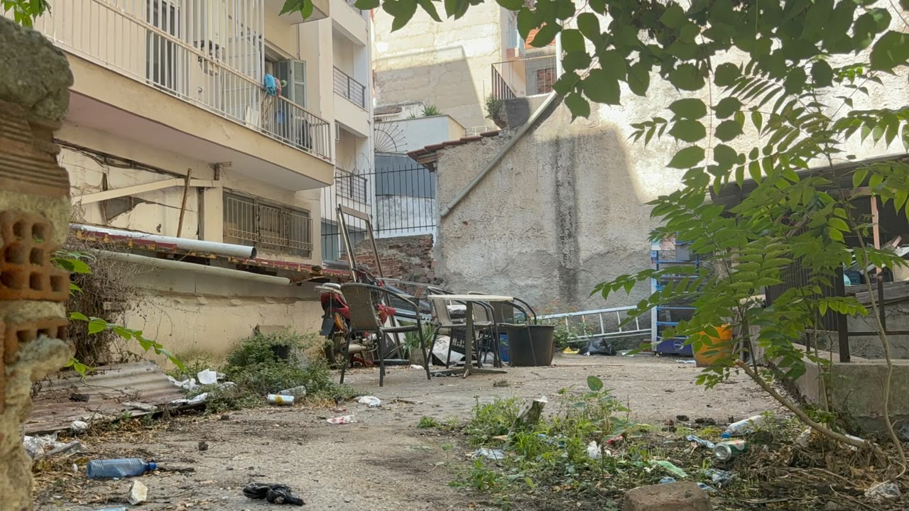 Συγκλονίζει ο αδερφός της 13χρονης που έπεσε από τον 5ο όροφο στην Θεσσαλονίκη - «Θα κάνει χειρουργείο, χτύπησε τη σπονδυλική στήλη»