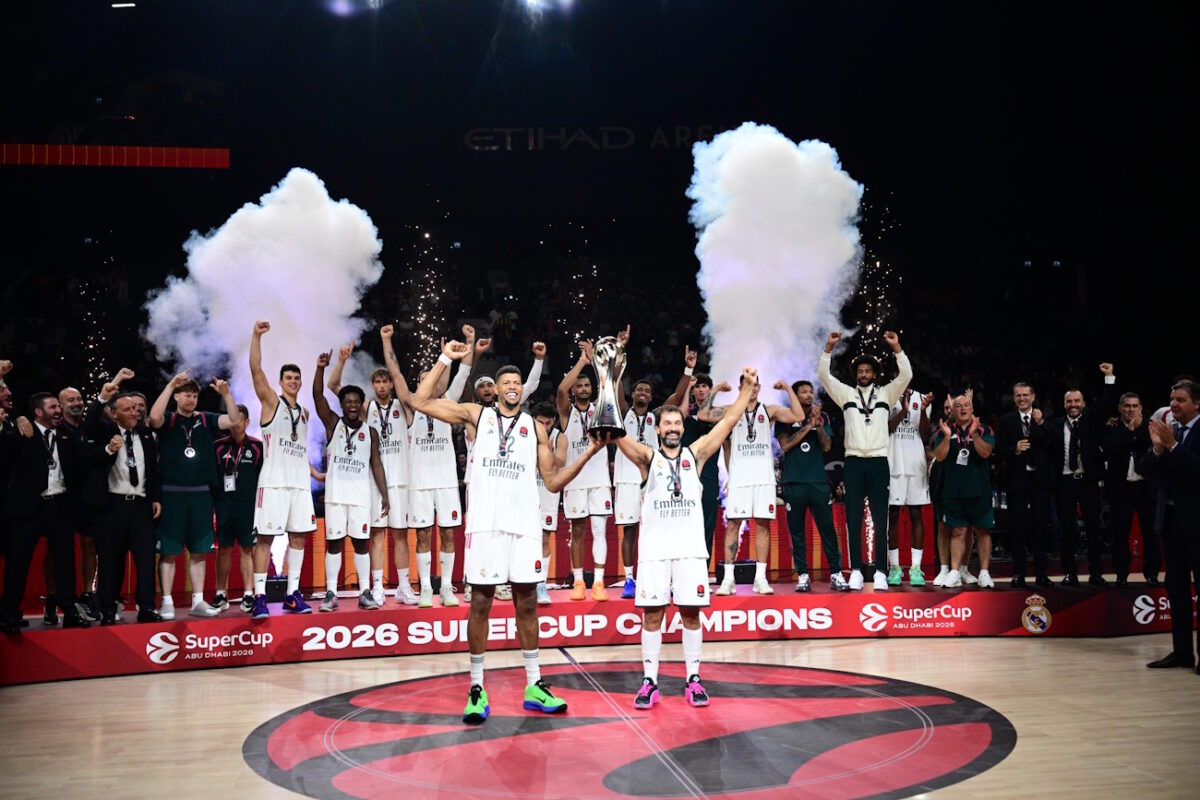 Ρεάλ Μαδρίτης: H απονομή του πρώτου Super Cup της Euroleague στους «μερένγκες» | Επικαιρότητα στο LivePress.gr