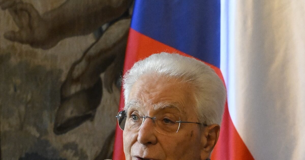 Ο Ματαρέλα «αδειάζει» Μελόνι: Το σχολείο είναι το ισχυρότερο μέσο ένταξης για όσους φθάνουν από άλλες χώρες Ο Ματαρέλα «αδειάζει» Μελόνι: Το σχολείο είναι το ισχυρότερο μέσο ένταξης για όσους φθάνουν από άλλες χώρες