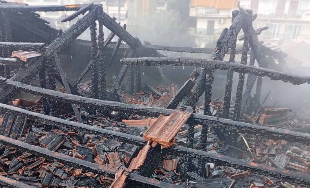 Κέρκυρα: Σφοδρή κακοκαιρία με κεραυνούς, χαλάζι και πλημμύρες πλήττει το νησί – Φωτιά από κεραυνό σε πολυκατοικία