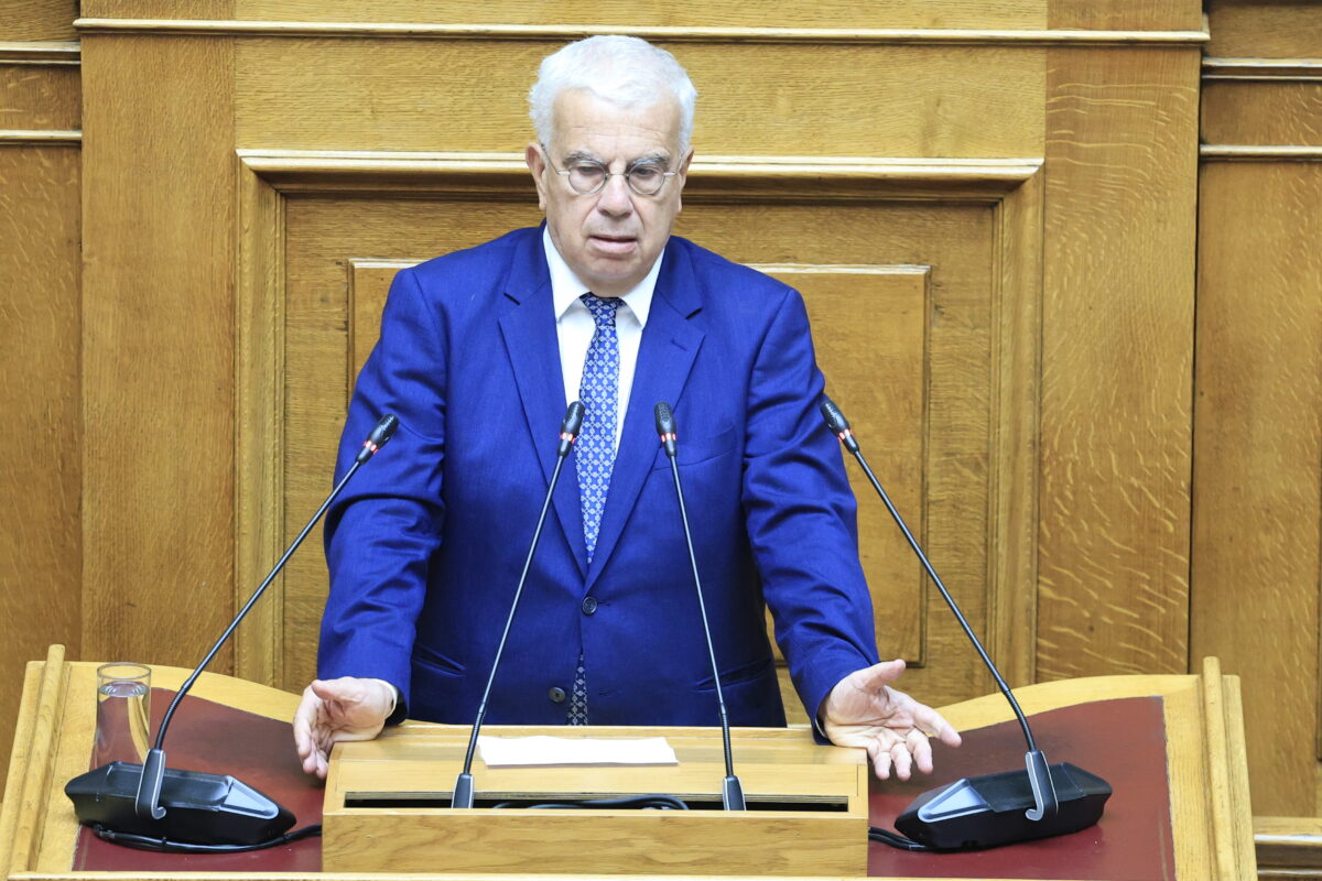 Σιμόπουλος σε Κωνσταντοπούλου για το «σας αρέσει από πάνω;»: «Αν το έλεγα εγώ, θα γινόταν της τρελής – Θα με λέγατε σεξιστή»