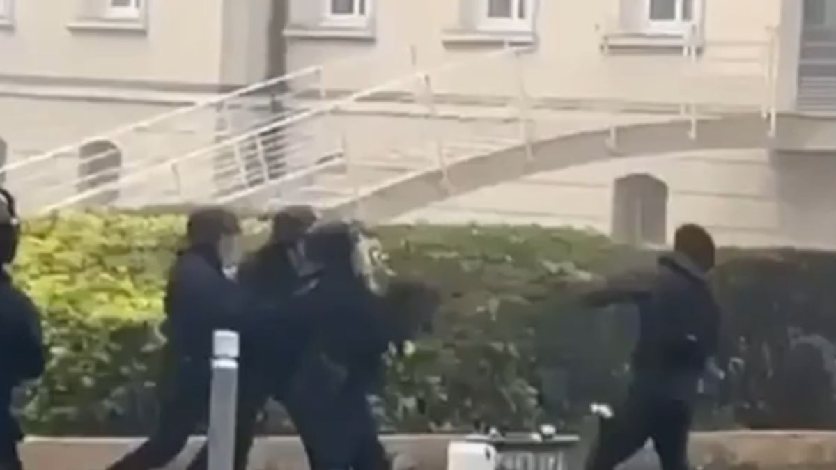 Γαλλία: Αστυνομικός πυροβόλησε μαθητή στο πρόσωπο με εκτοξευτή χειροβομβίδων – «Το στόμα του διαλύθηκε» λέει η μητέρα του