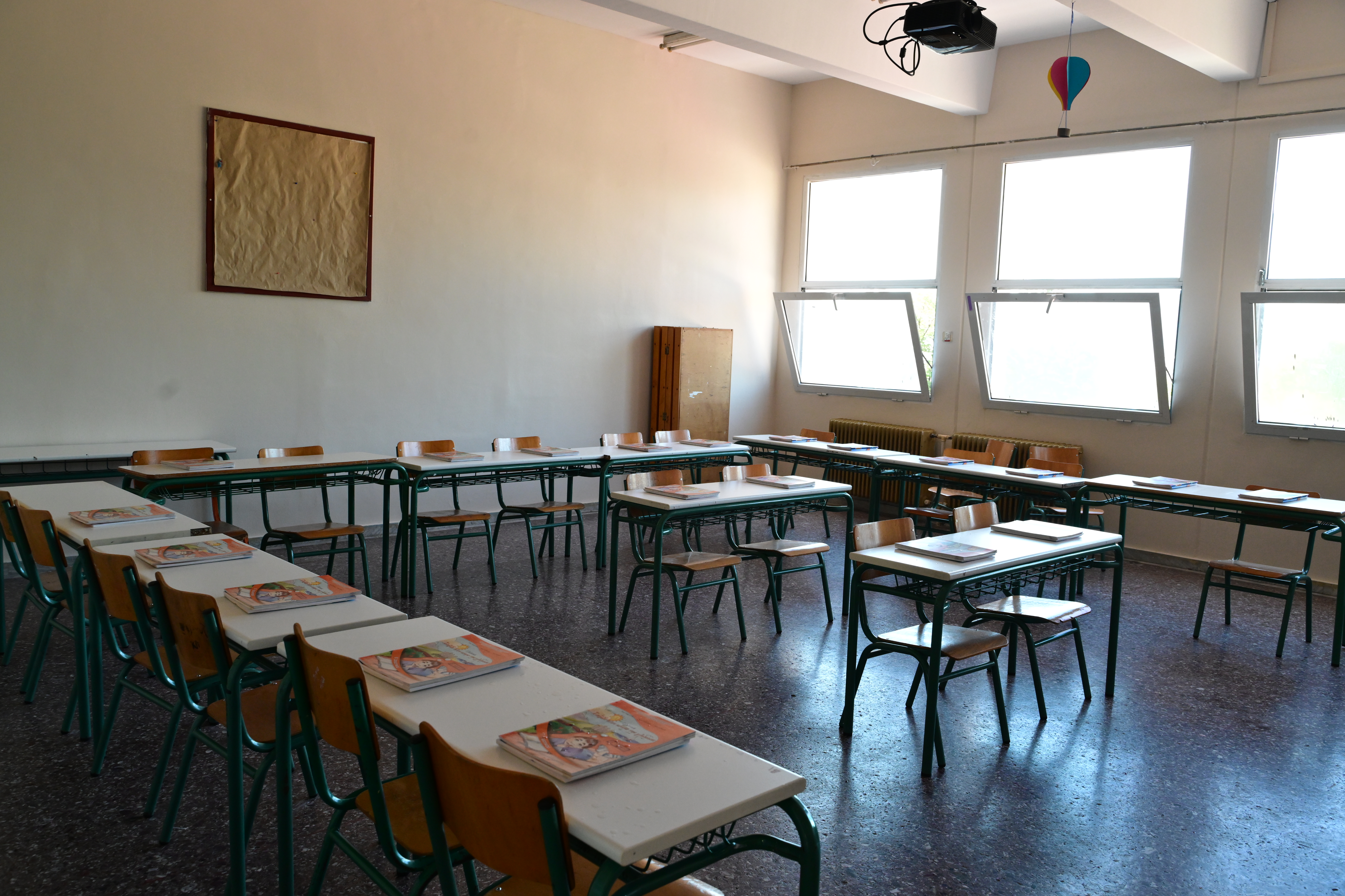 Έκλεισε το δημοτικό σχολείο του Αγίου Λέοντα στη Ζάκυνθο μετά τον εντοπισμό ψύλλων